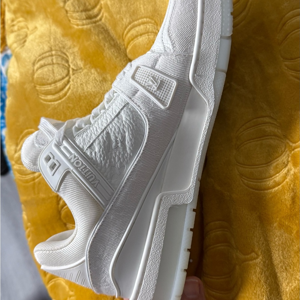 Louis Vuitton Cream Monogram Sneakers - Picture 7 of 7